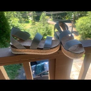 Women’s platform sandals